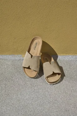 SOFTWALK Sandaler & Flip-Flops > Bekväm fotbäddssandal Beige