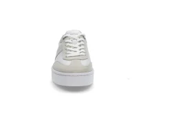 PRIVÉ Sneakers ><noscript><img data-lazyloaded=