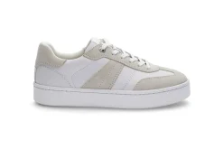 PRIVÉ Sneakers ><noscript><img data-lazyloaded=