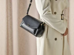 STOCKHOLM DESIGN GROUP Väskor > Crossbody-väska i läder Svart