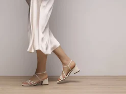 STOCKHOLM DESIGN GROUP Pumps & Finskor ><noscript><img data-lazyloaded=