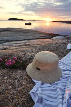 STOCKHOLM DESIGN GROUP Capser Og Solglasögon > Fin bucket hat Nøytral