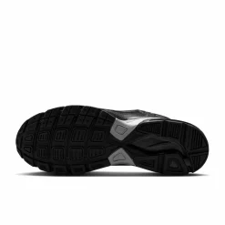 NIKE Sneakers ><noscript><img data-lazyloaded=