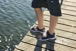 OKAKI Sandaler & Slip In-Skor ><noscript><img data-lazyloaded=