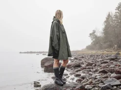 STOCKHOLM DESIGN GROUP Poncho Och Regnställ > Regn poncho Militärgrön