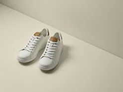 STOCKHOLM DESIGN GROUP Sneakers > Retro cupsole-sneaker Vit