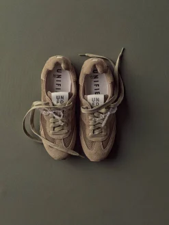 UNIFIED Sneakers > Sportiga sneakers Beige
