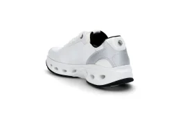 STOCKHOLM DESIGN GROUP Sneakers > Sportig sneaker Vit